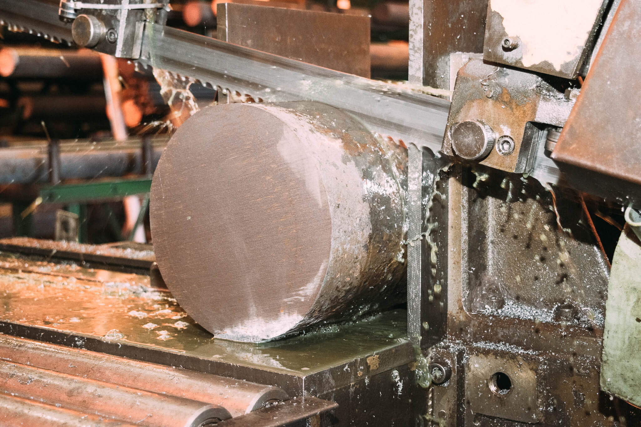 Equipamentos para corte a frio e corte serra de metal